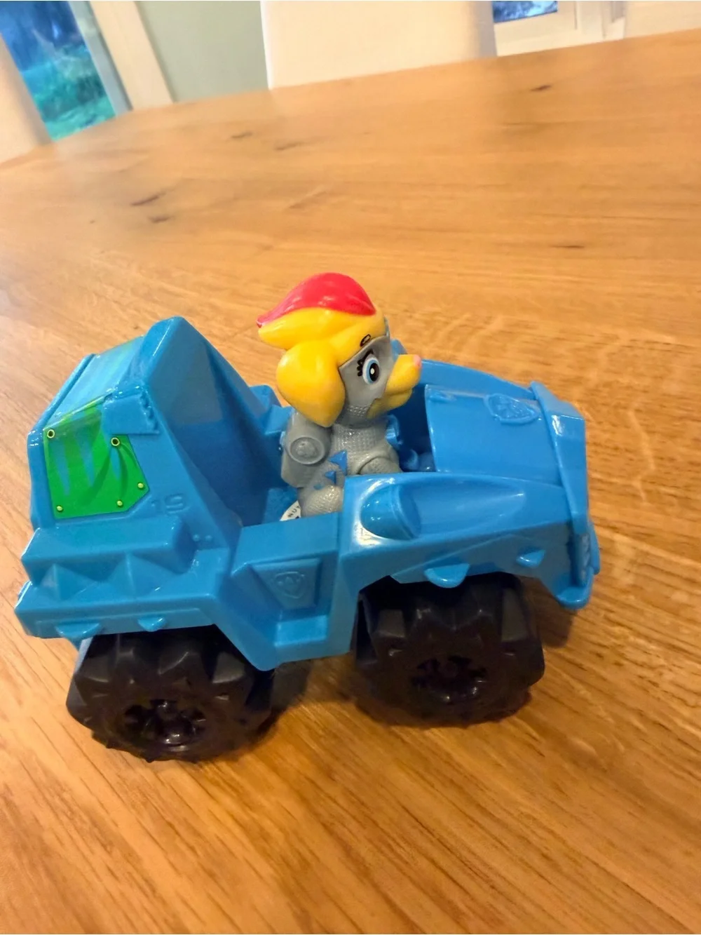 Paw Patrol Tuck - Mighty Twin with his Blue push-along racer